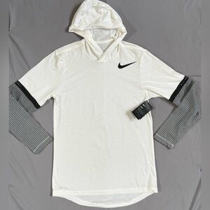 Nike Men's Cream and Black Hooded Shirt